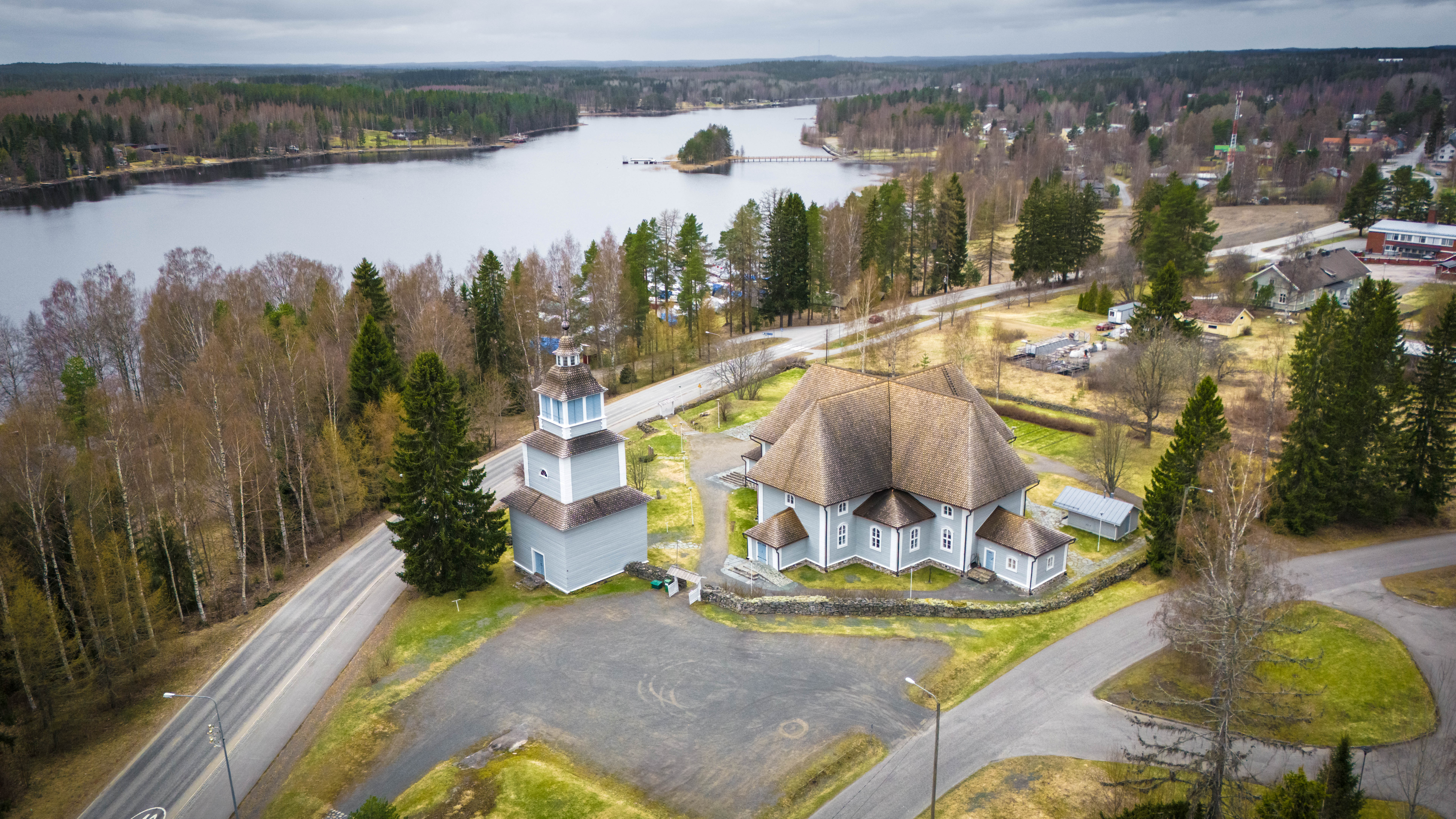 Ilmakuva Ristiinan kirkosta