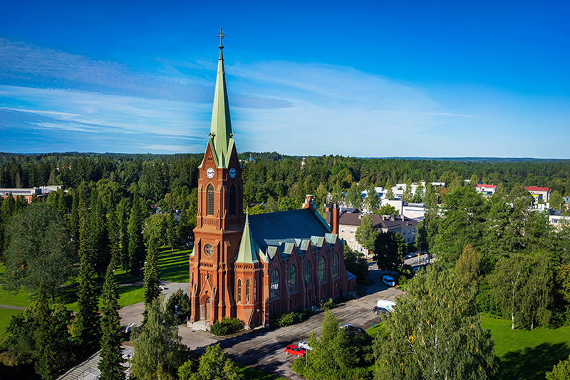 Mikkelin tuomiokirkko ilmasta kuvattuna.