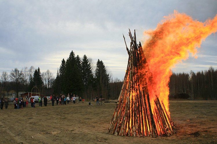 Lankalauantain pääsiäiskokko Lankalauantain pääsiäiskokko