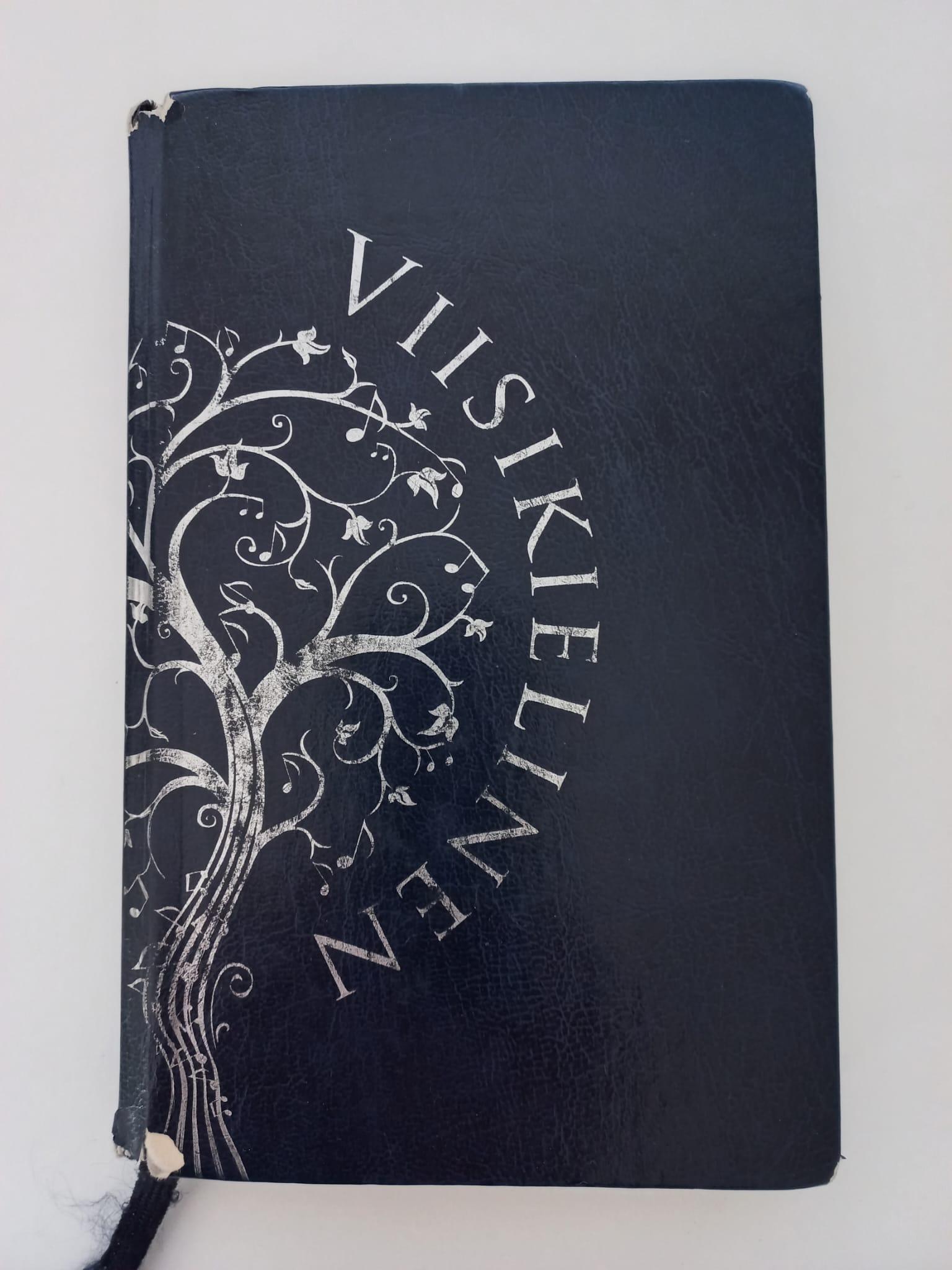 Viisikielinen laulukirja.