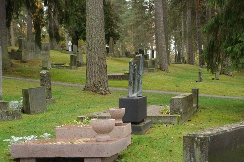 Harjun hautausmaa ja hautakivet.