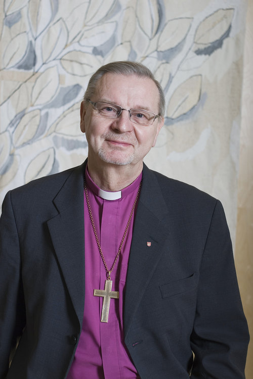 Kuva piispa Voitto Huotarista